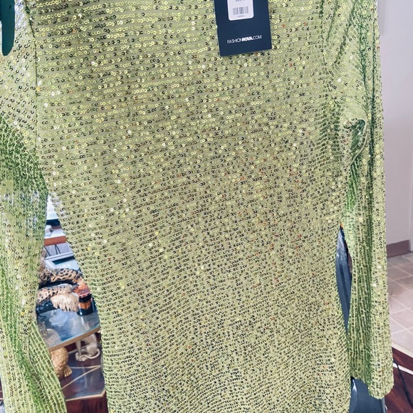 Chartreuse long sleeve Maxi Dress - Picture 3 of 3